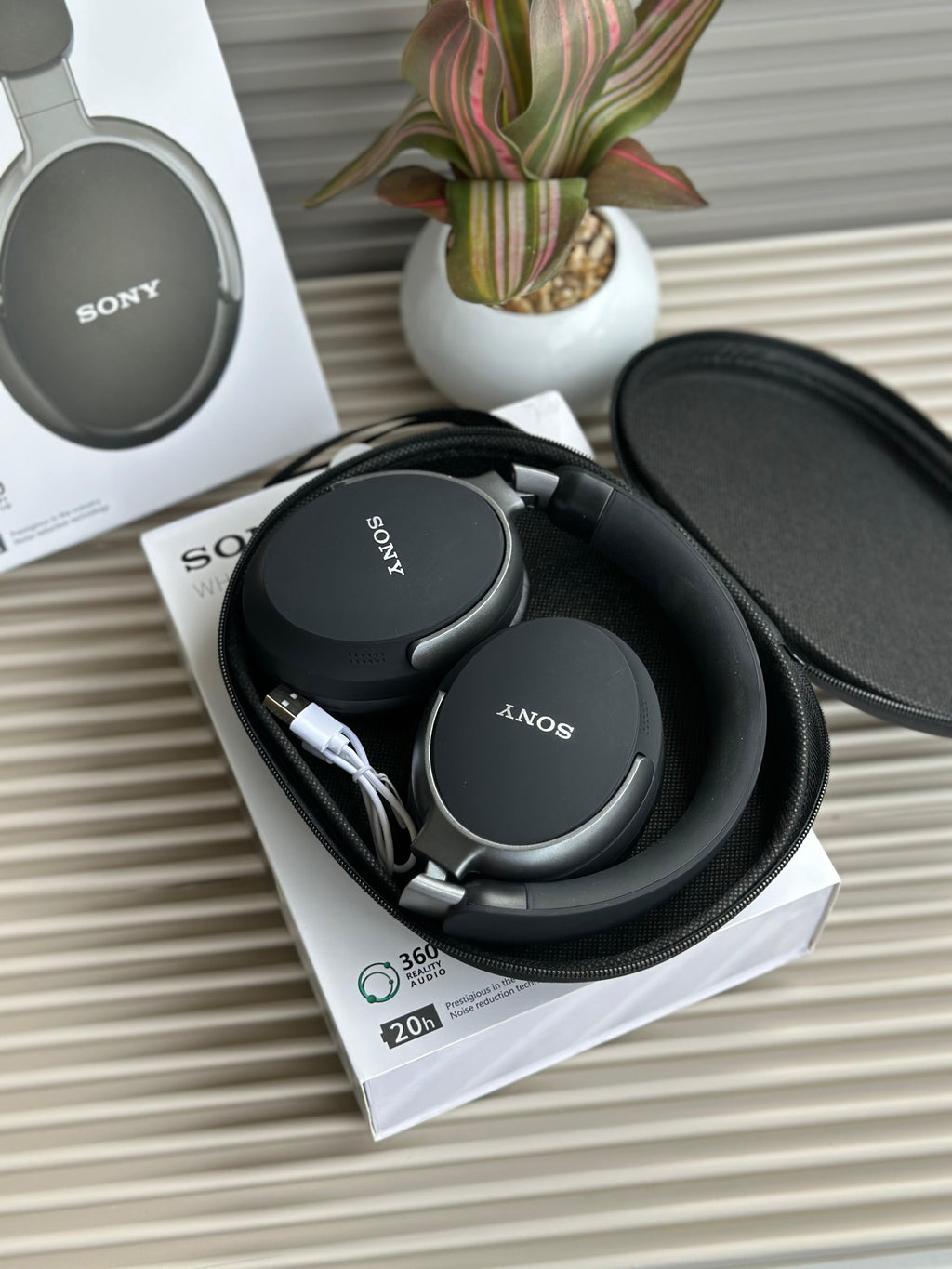 Headphone