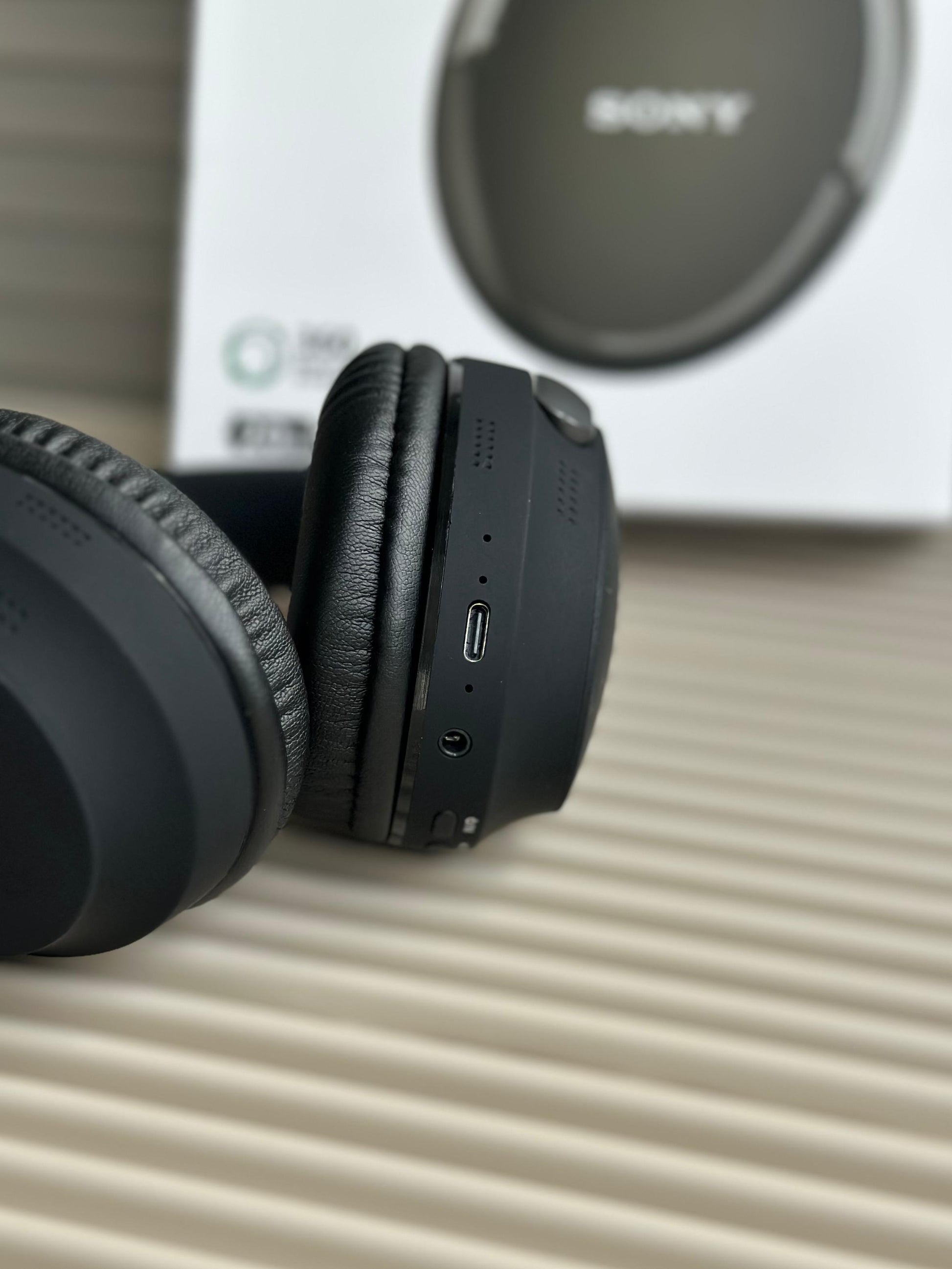 Headphone